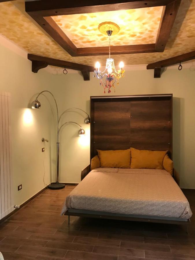 スルモナ Lilly Bed & Breakfast エクステリア 写真